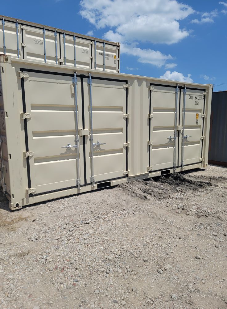 Shipping container photo from the LC Container yard in Hutchins, Texas