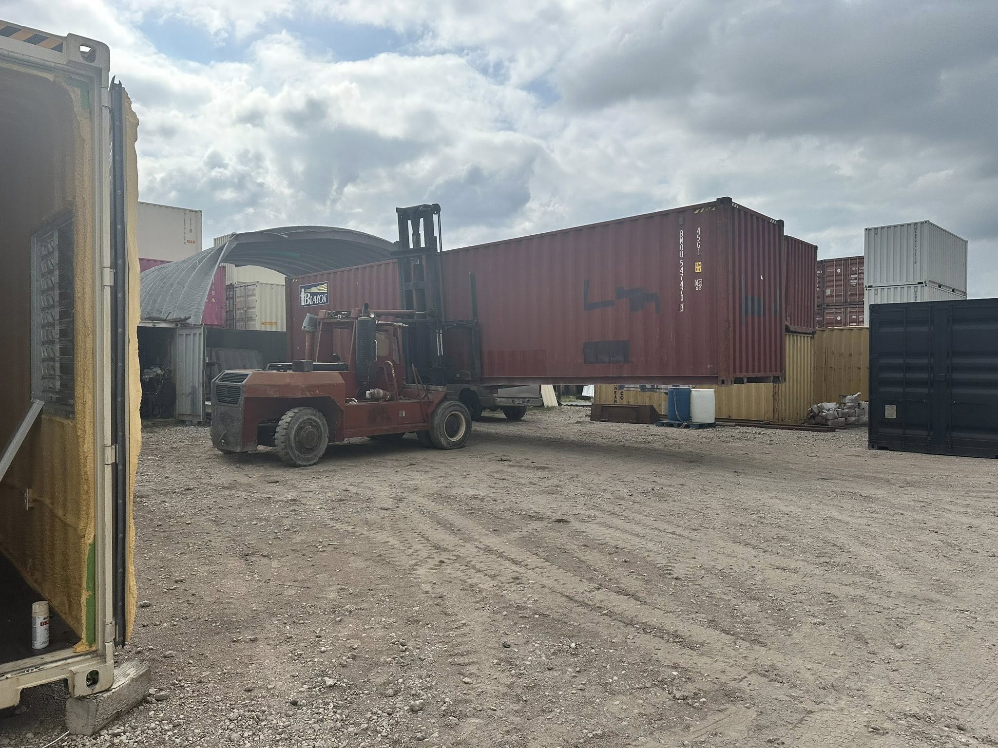 Shipping container photo from the LC Container yard in Hutchins, Texas